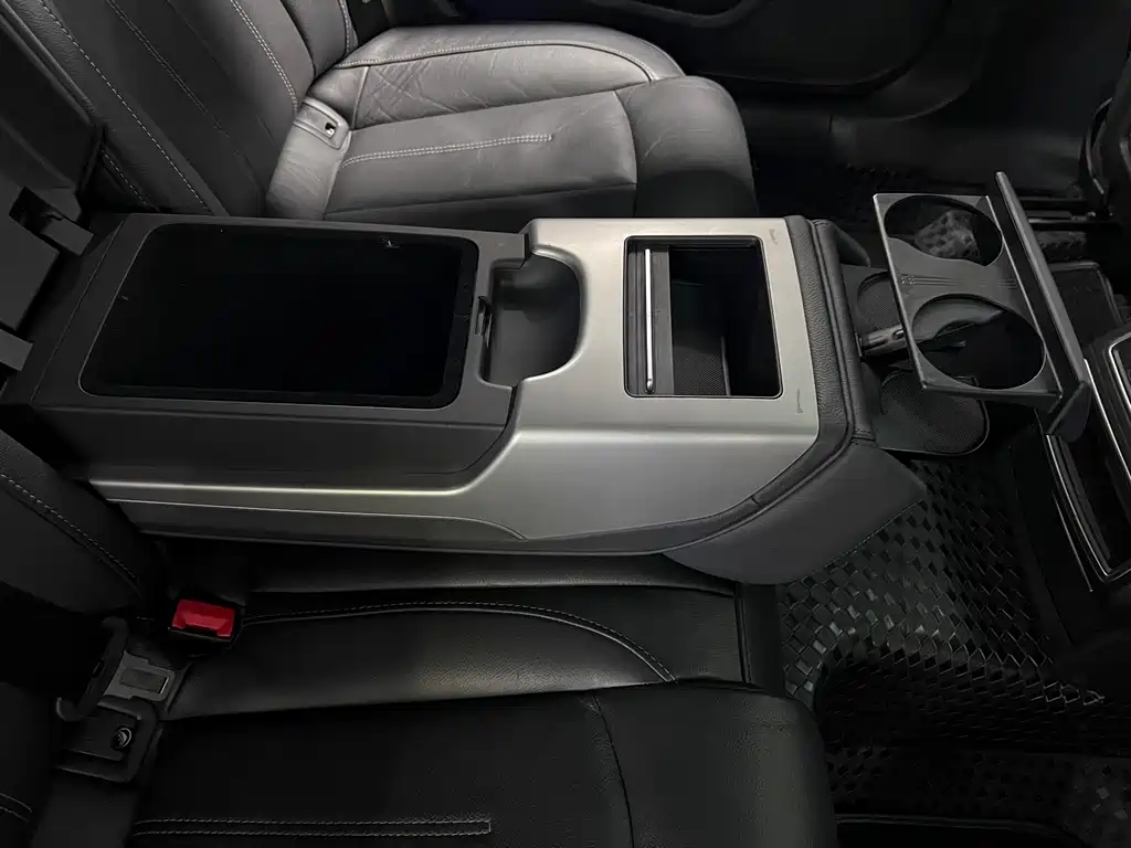 Audi A6L 2018 30th Anniversary Edition 35 TFSI Fashion Trim