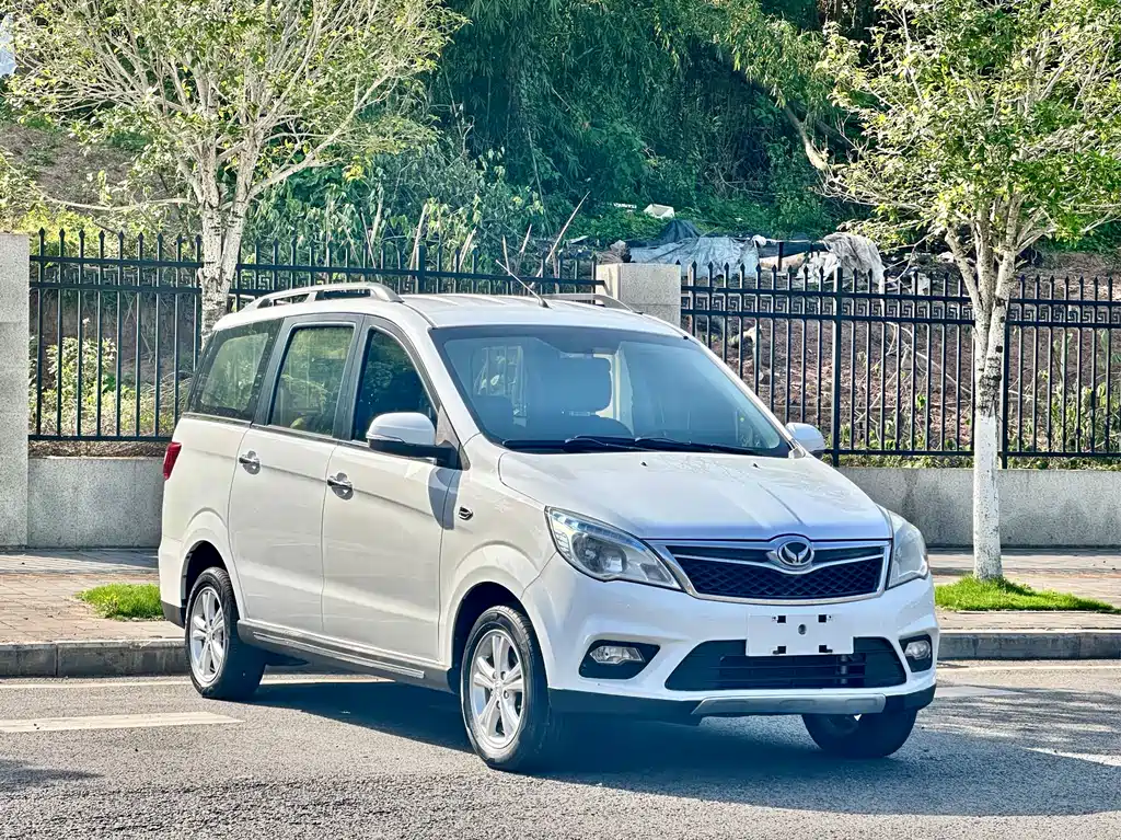 BAIC Huansu H2 2015 1.5L AMT Luxury BJ415C