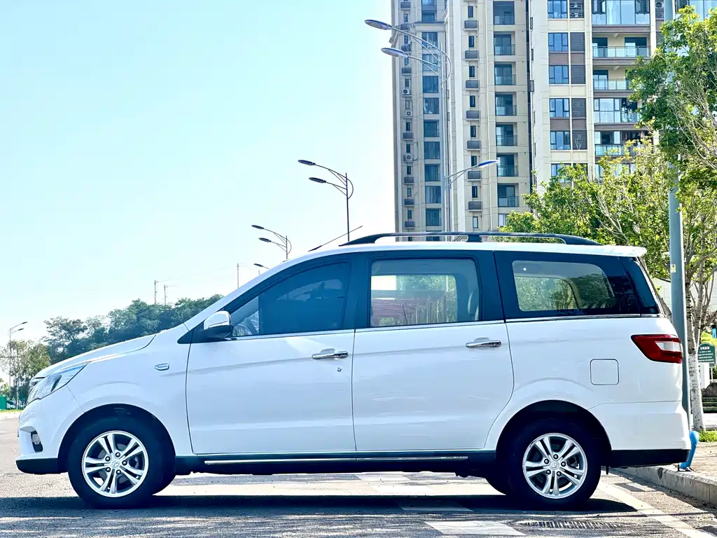 BAIC Huansu H2 2015 1.5L AMT Luxury BJ415C