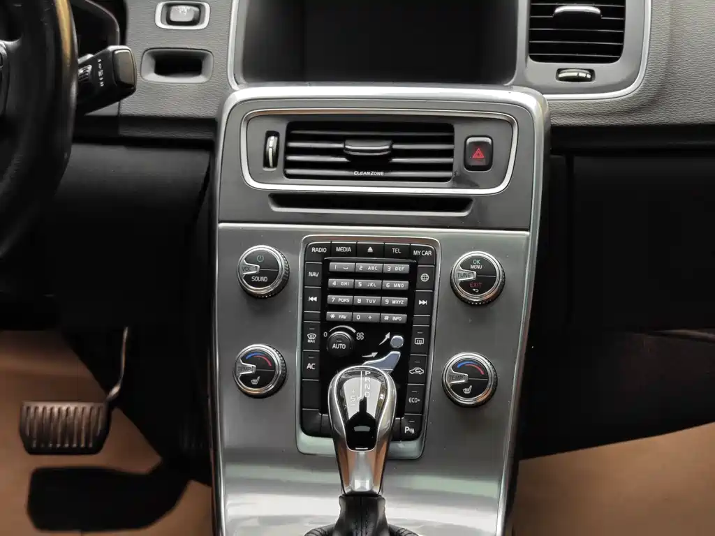 Volvo S60L 2018 T4 Zhiyuan Edition