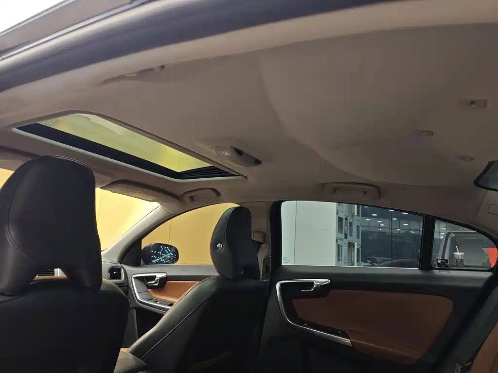 Volvo S60L 2018 T4 Zhiyuan Edition