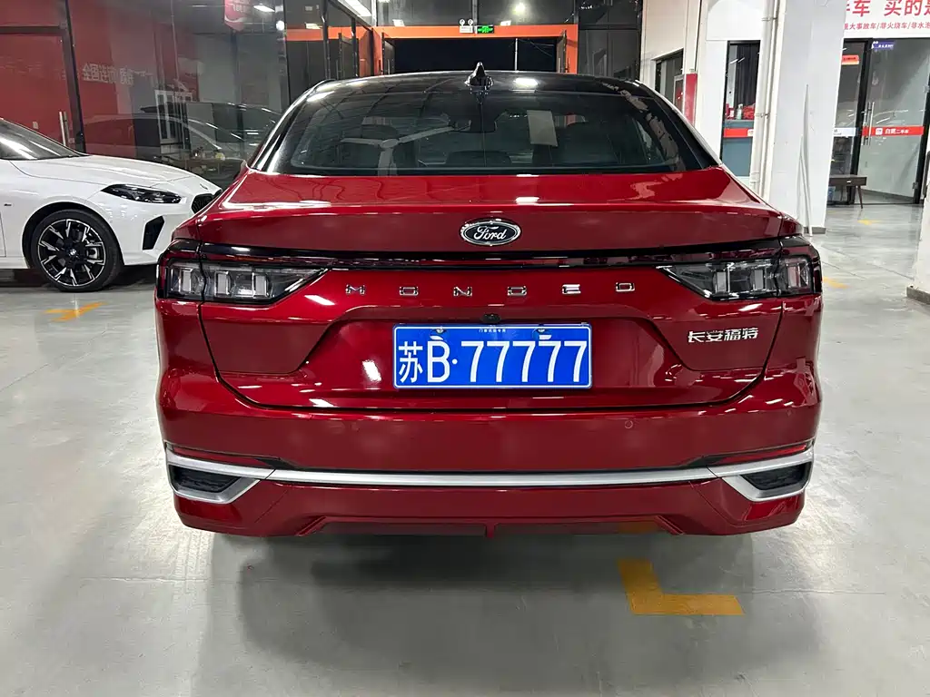 Ford Mondeo 2025 2.0T EcoBoost Supreme Edition