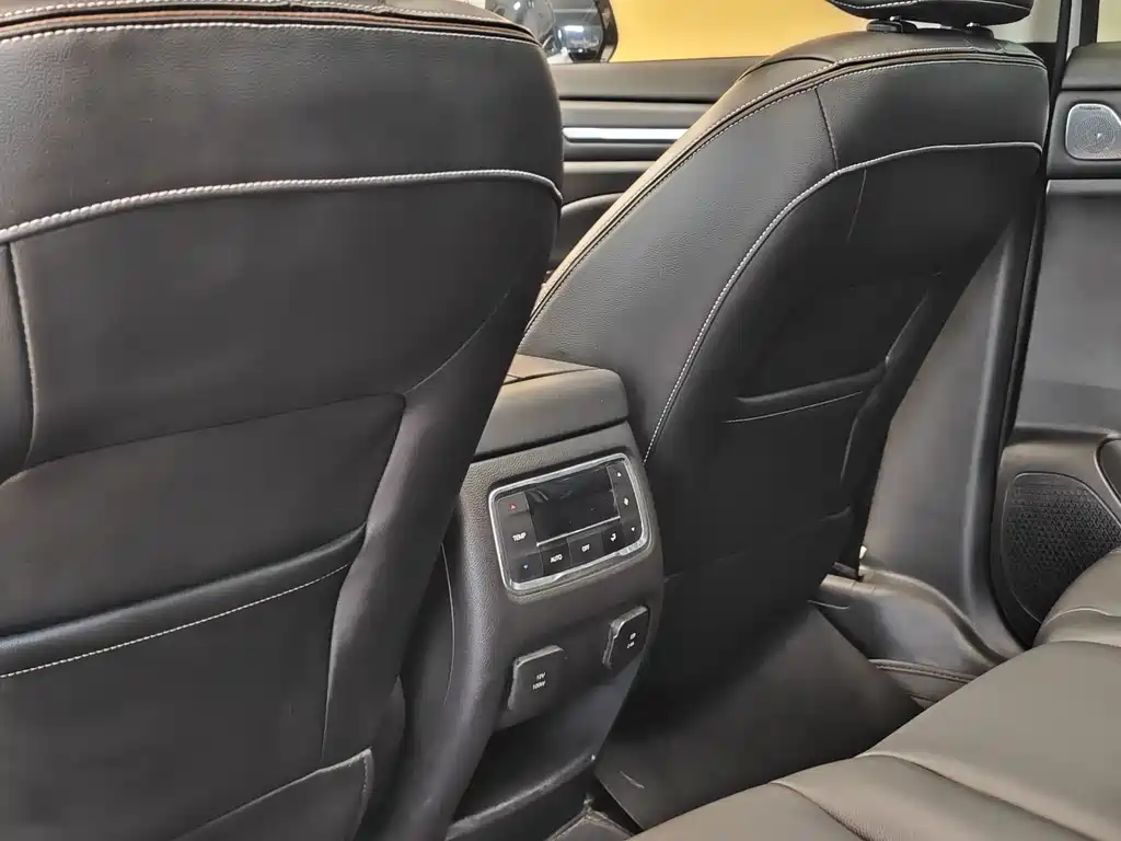 GAC Trumpchi GS8 2020 390T FWD Luxury Smart Connect Edition (7-Seater)