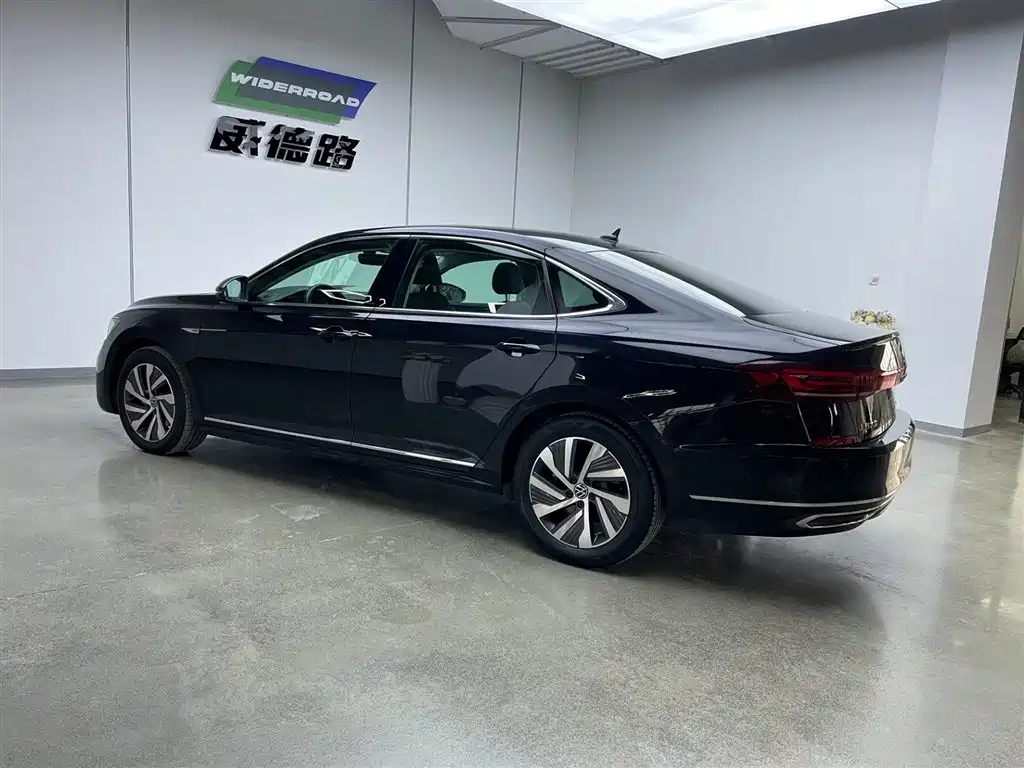 Volkswagen Passat PHEV 2023 430PHEV Hybrid Elite Edition