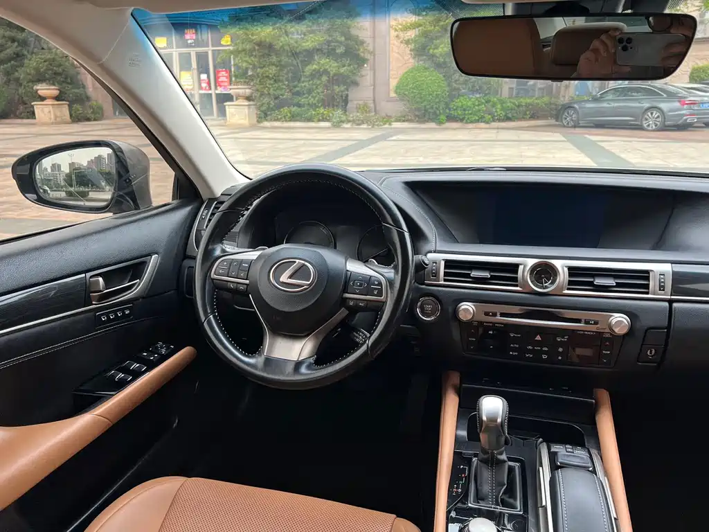 Lexus GS 2016 200t Leading Edition