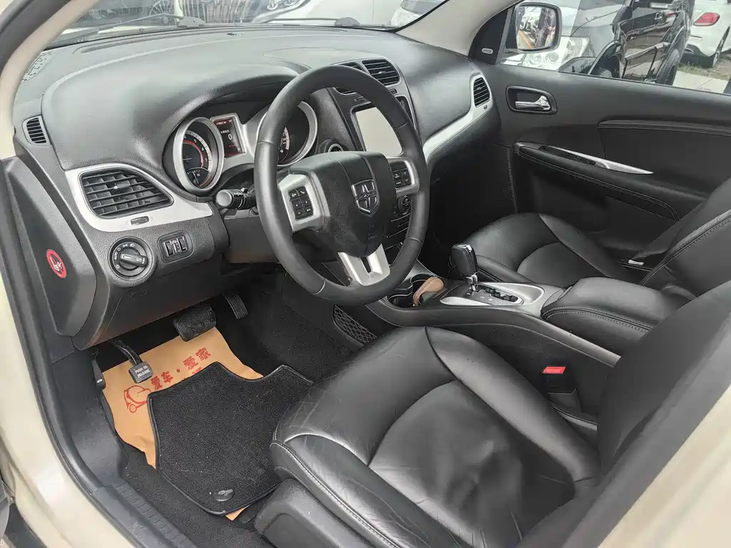 Dodge Journey 2013 2.4L FWD Premium Edition