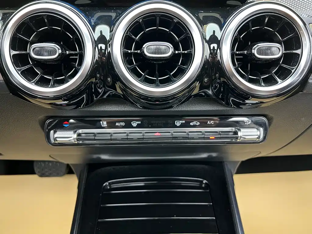 Mercedes-Benz GLB 200 Fashion Edition 2023