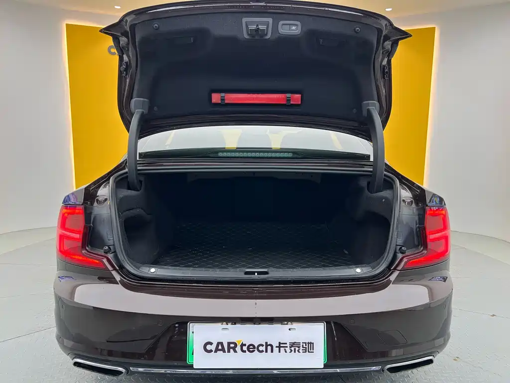 Volvo S90 Recharge 2020 T8 E-Drive Hybrid Inscription Luxury Edition