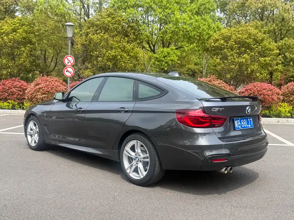 BMW 3 Series GT 2018 320i Fashion Edition