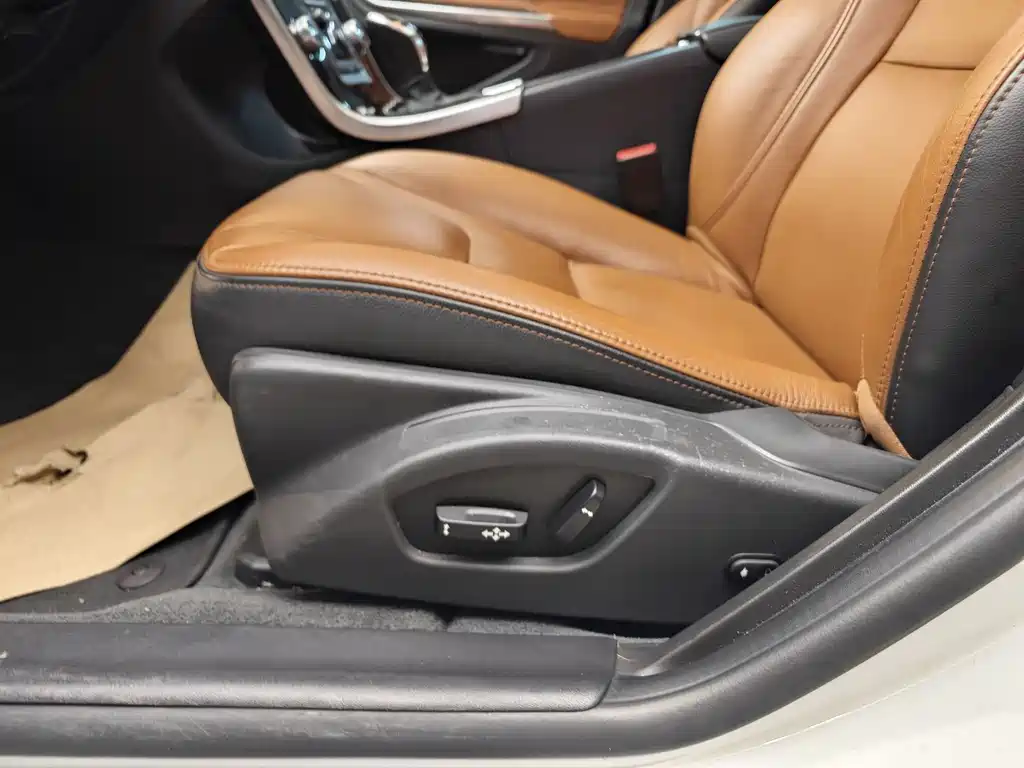 Volvo S60L 2018 T3 Zhi Jin Edition