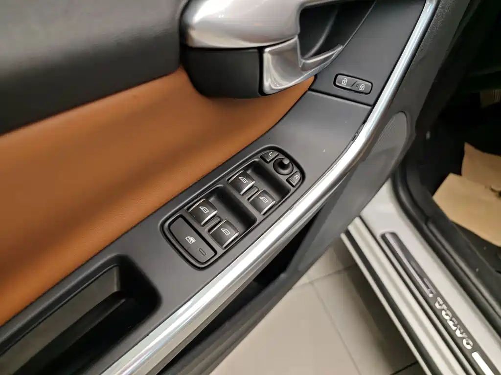 Volvo S60L 2018 T3 Zhi Jin Edition