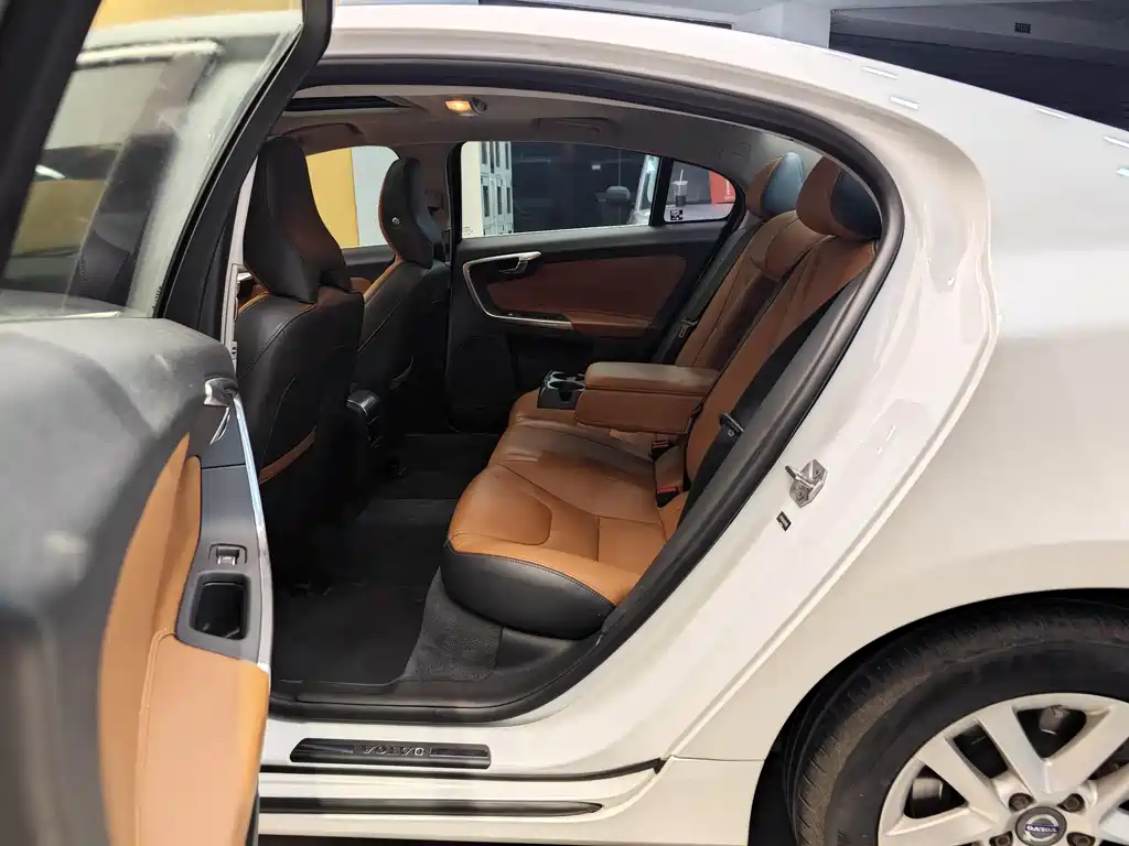 Volvo S60L 2018 T3 Zhi Jin Edition