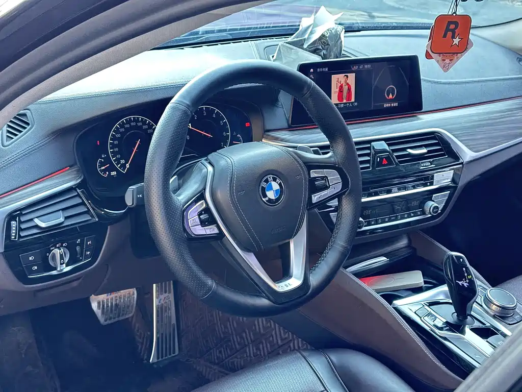 BMW 5 Series 2019 530Li Leading Edition Luxury Package