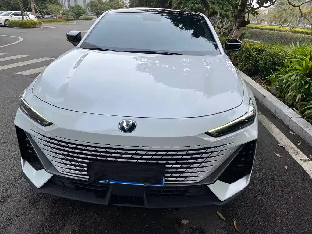 Changan UNI-V 2022 1.5T Excellence Edition