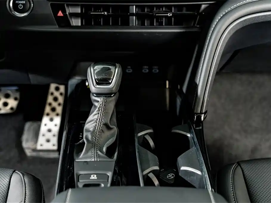 Camry 2026 Dual Engine 2.0HSE Sport Lite