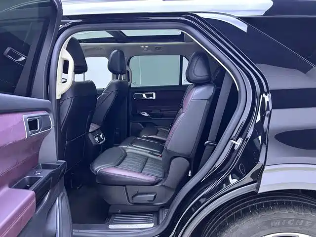 Ford Explorer 2023 EcoBoost 285 AWD Titanium Edition 7-Seater
