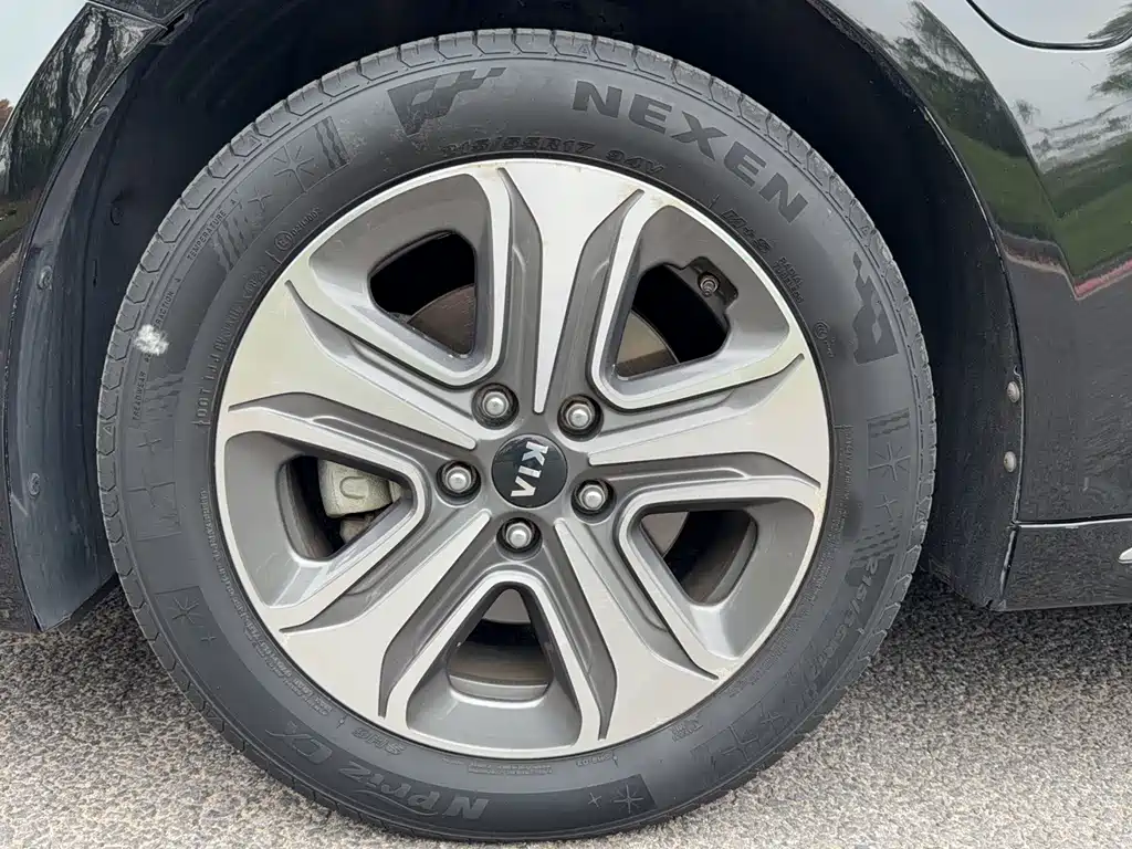 Kia K5 PHEV 2018 2.0L Zhi Zun Edition