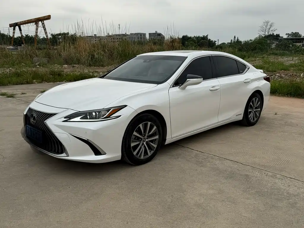 Lexus ES 300h