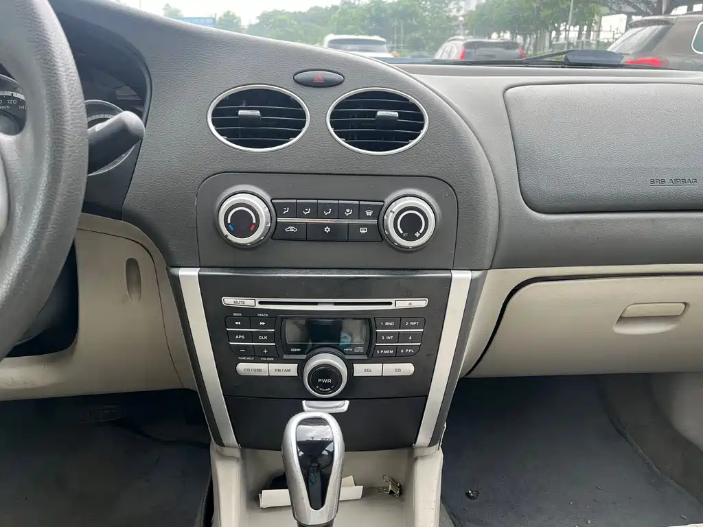 V3 Lingyue 2010 1.5L CVT Flagship Edition