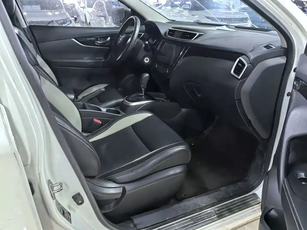 Nissan Qashqai 2016 2.0L CVT Elite
