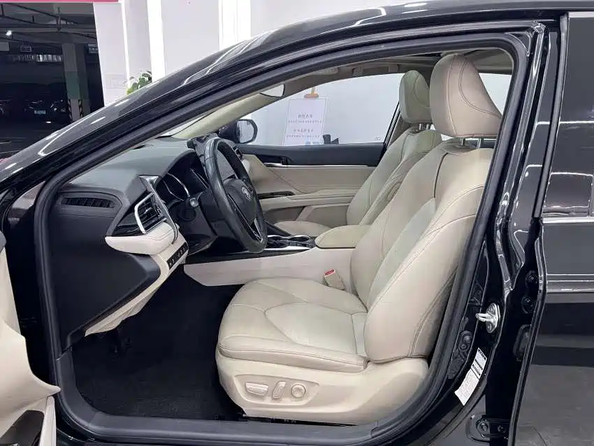 Camry 2021 2.0G Luxury Edition