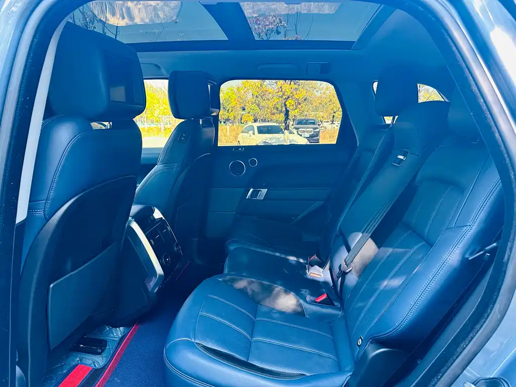 Range Rover Sport 2021 3.0L inline-six Black Edition
