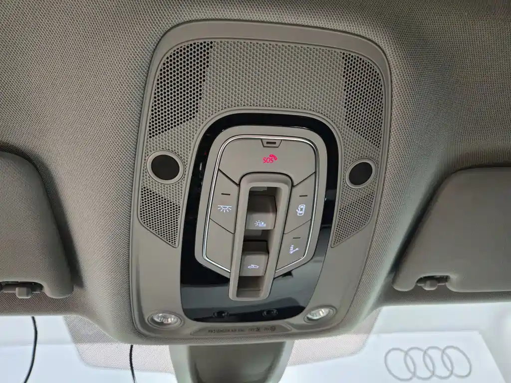 Audi Q5L 2022 40T Luxury Dynamic Edition
