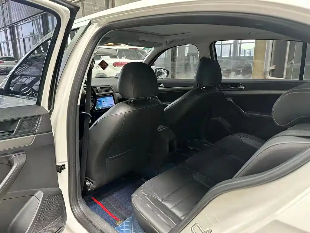 Volkswagen Lavida 2017 1.6L Automatic Comfort Edition
