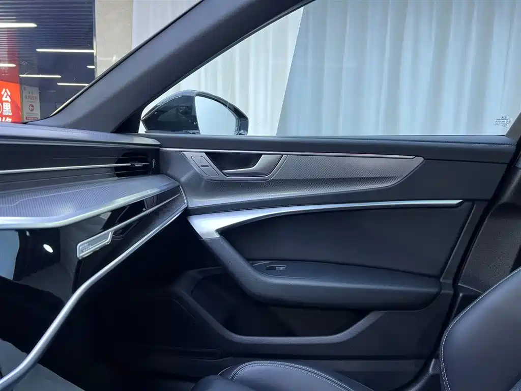 Audi A6L 2025 45 TFSI Zhenxuan Dynamic Trim
