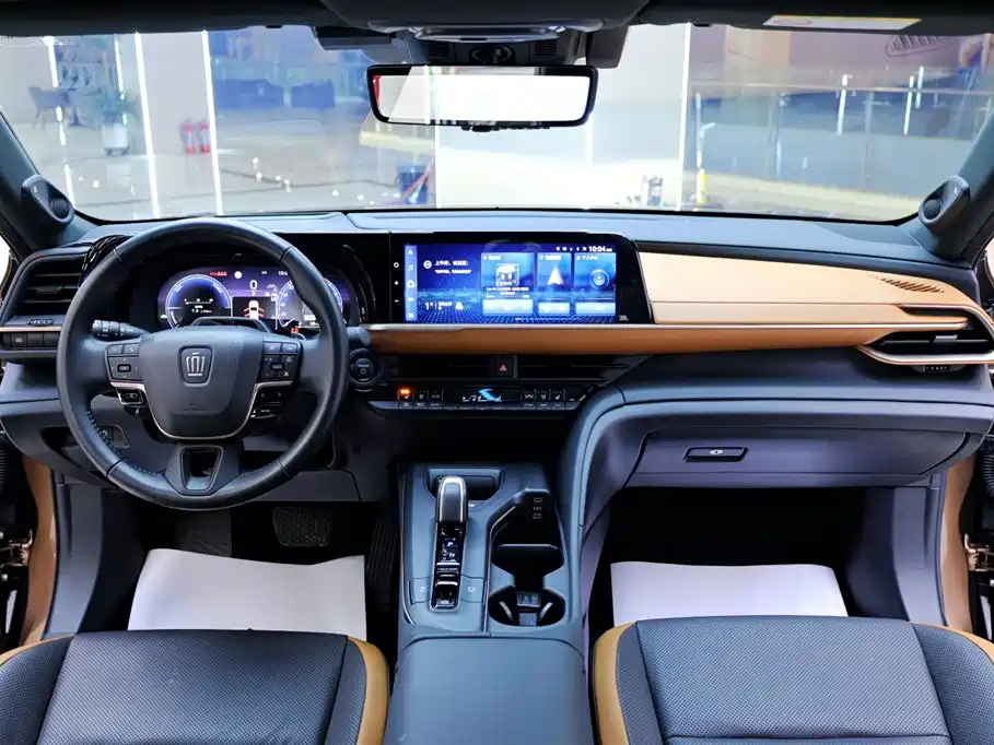 Toyota Crown SportCross 2023 2.4T HEV AWD Premium Edition