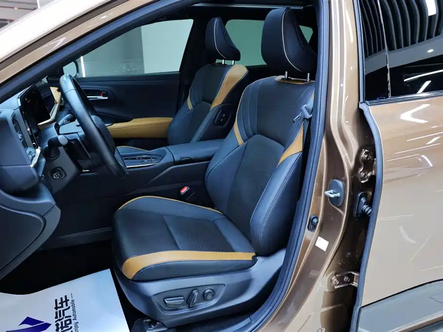Toyota Crown SportCross 2023 2.4T HEV AWD Premium Edition