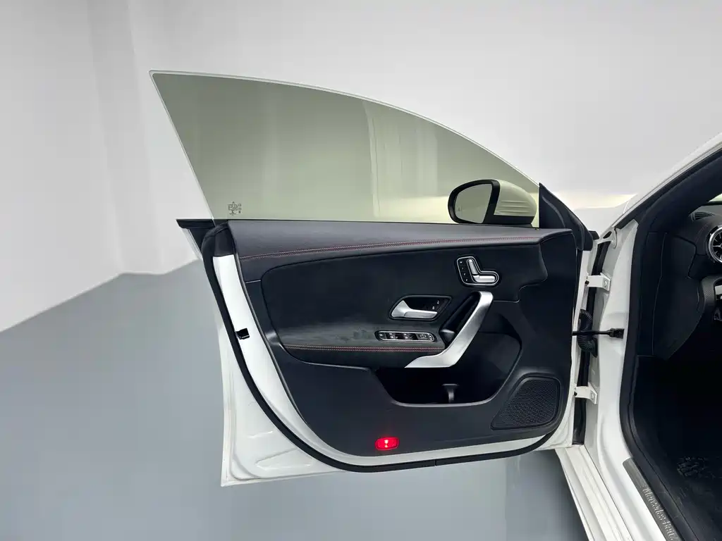 Mercedes-Benz CLA 200 Shooting Brake