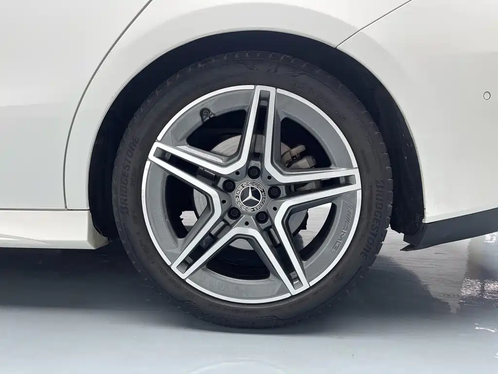 Mercedes-Benz CLA 200 Shooting Brake