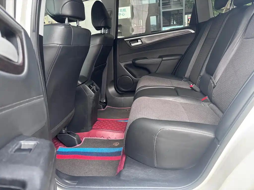 Honda Jade 2014 1.8L Automatic Comfort Elite Edition 5-seater