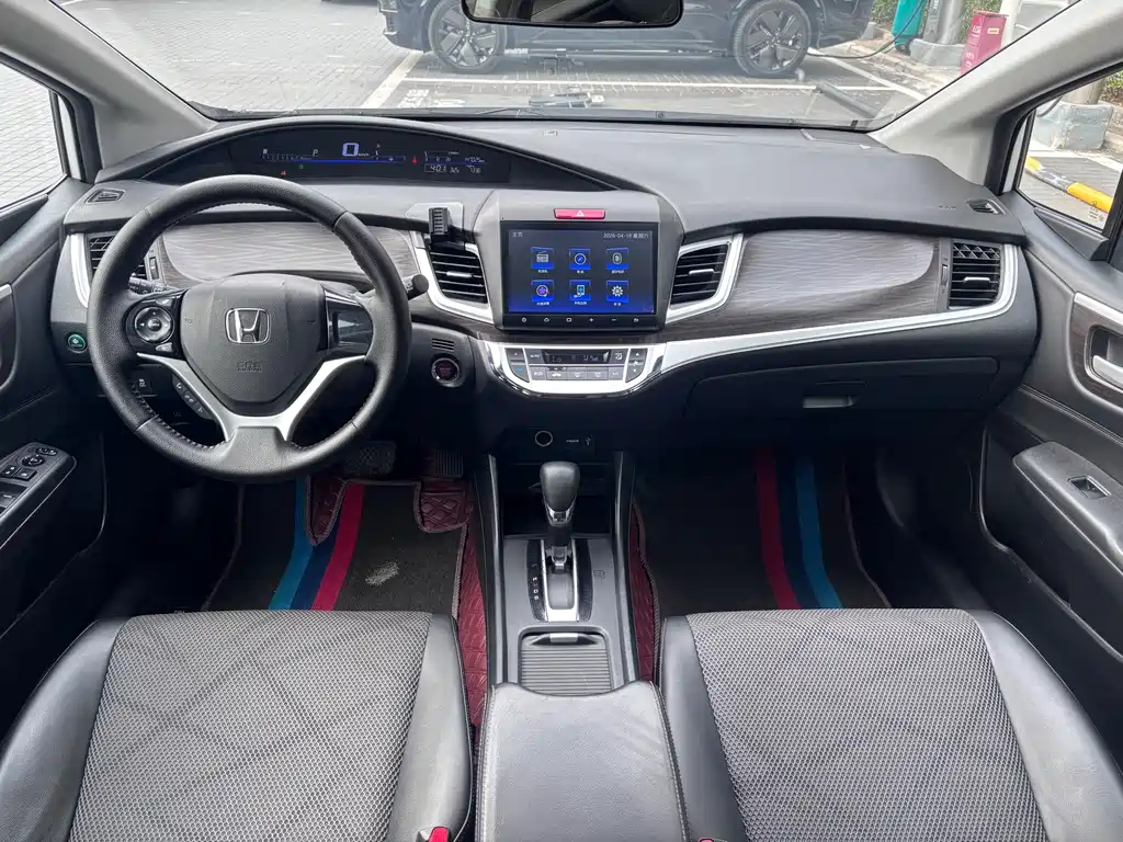 Honda Jade 2014 1.8L Automatic Comfort Elite Edition 5-seater