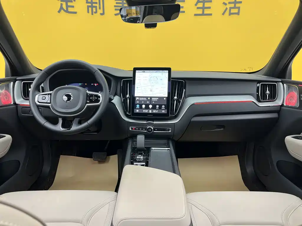 Volvo XC60 2026 B5 AWD Momentum Luxury Edition