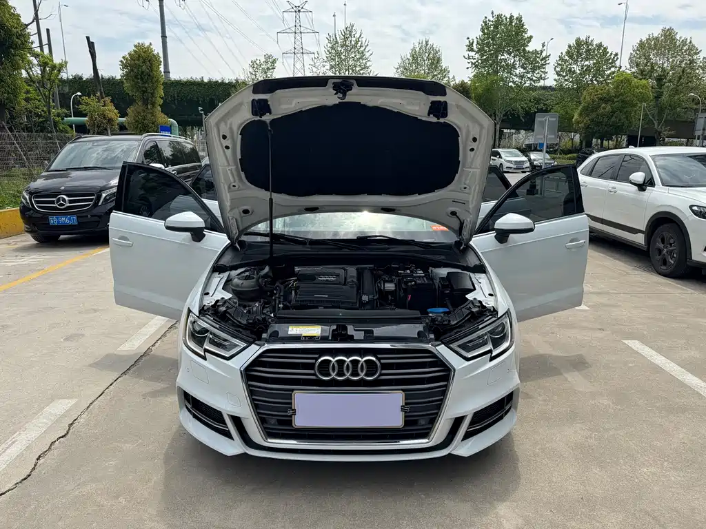 Audi A3 2018 30th Anniversary Edition Sportback 35 TFSI Fashion