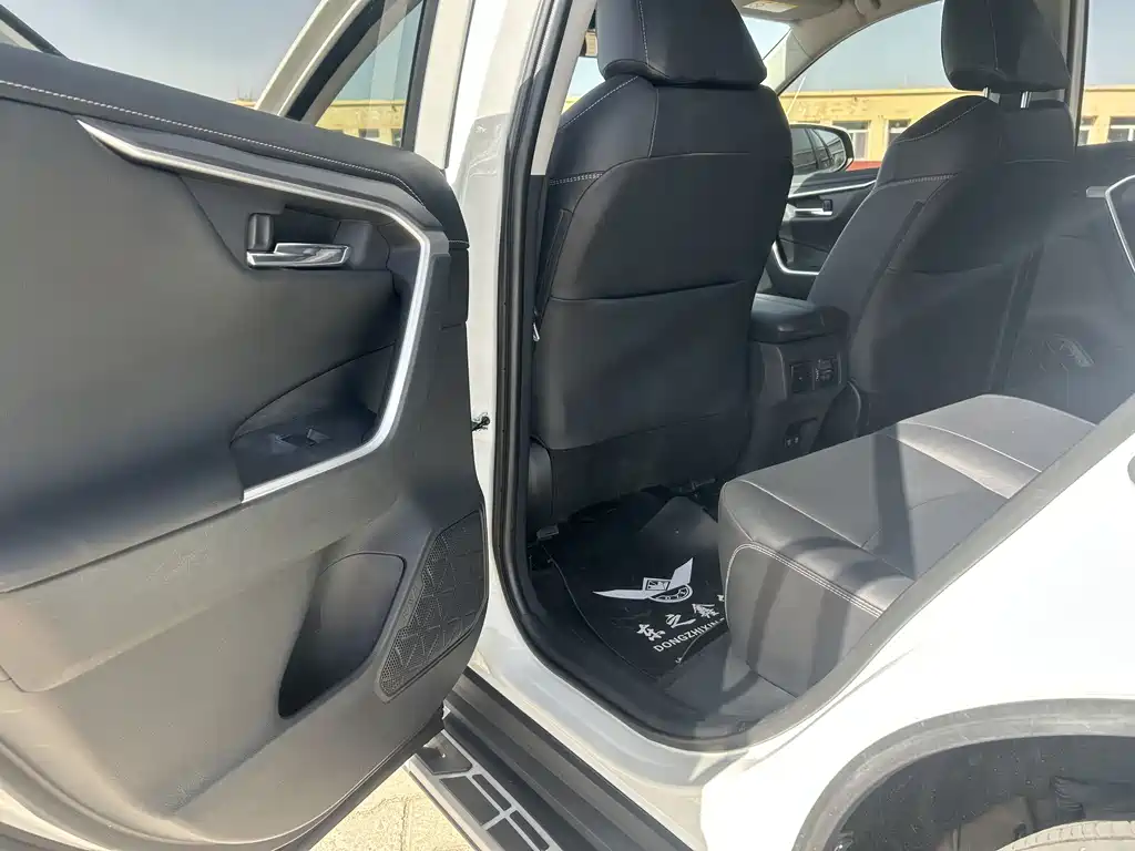 Toyota RAV4 2020 2.0L CVT AWD Style Edition