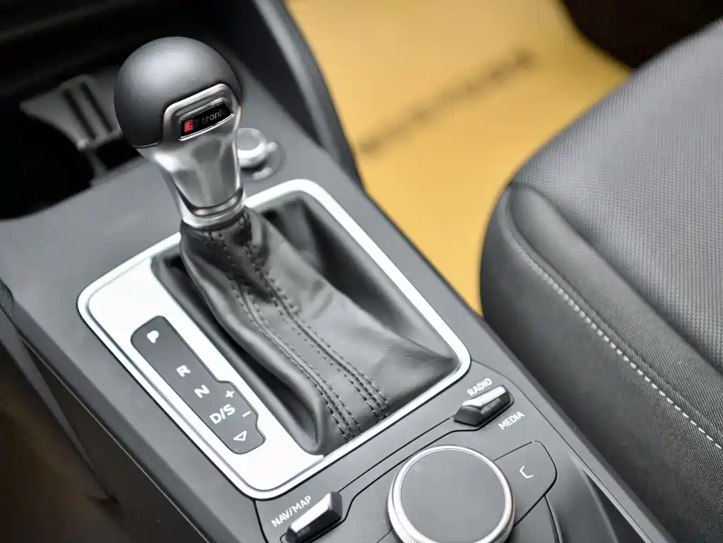 Audi Q2L 2021 35 TFSI Entry Dynamic