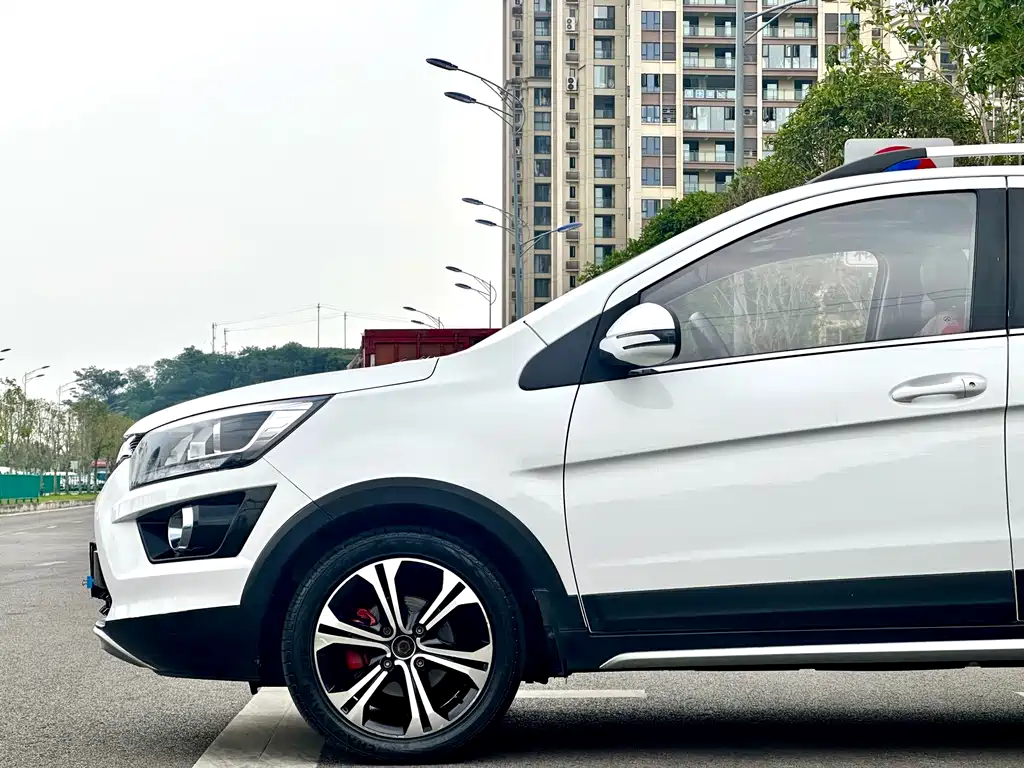 Senova X25 2015 1.5L Manual Elite