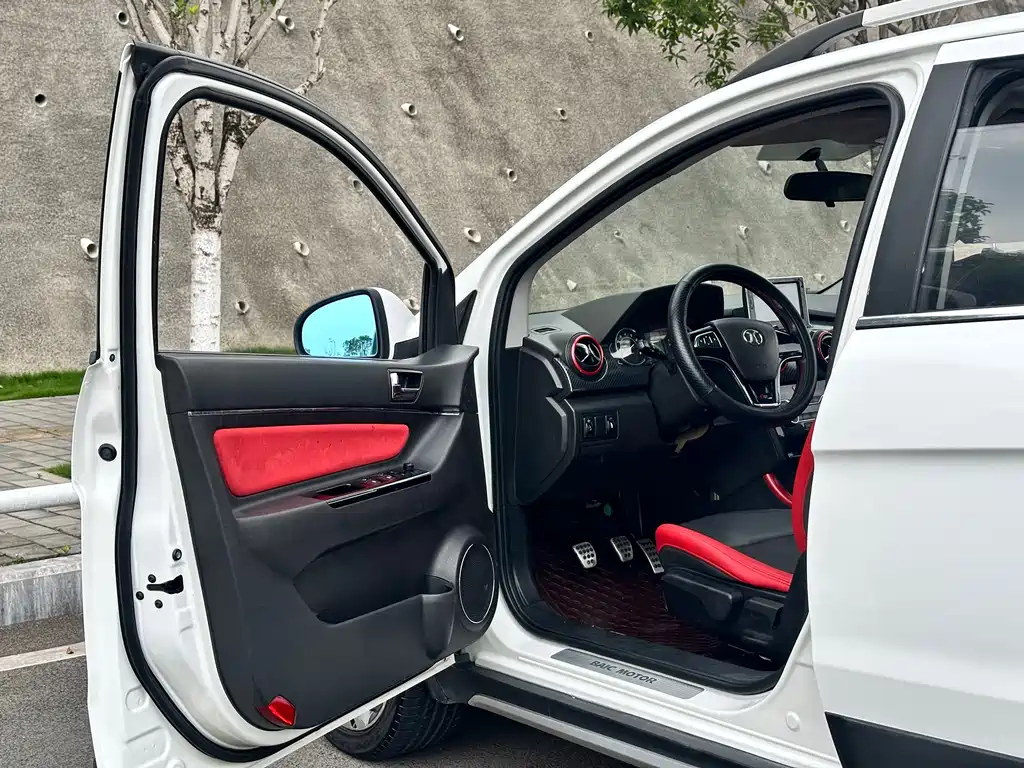 Senova X25 2015 1.5L Manual Elite