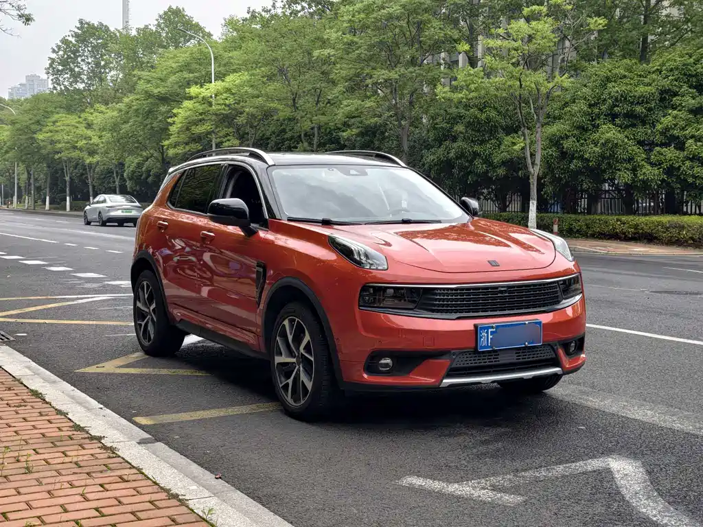 Lynk & Co 01 2017 2.0T AWD Pro