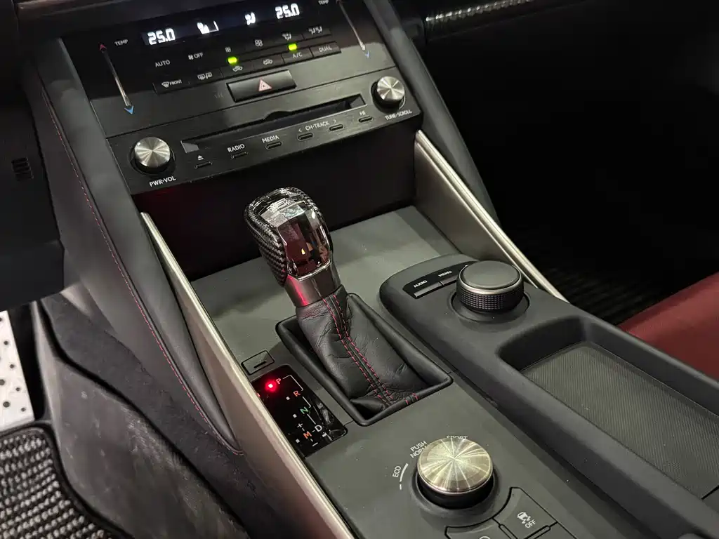 Lexus UX 2019 260h F Sport China V