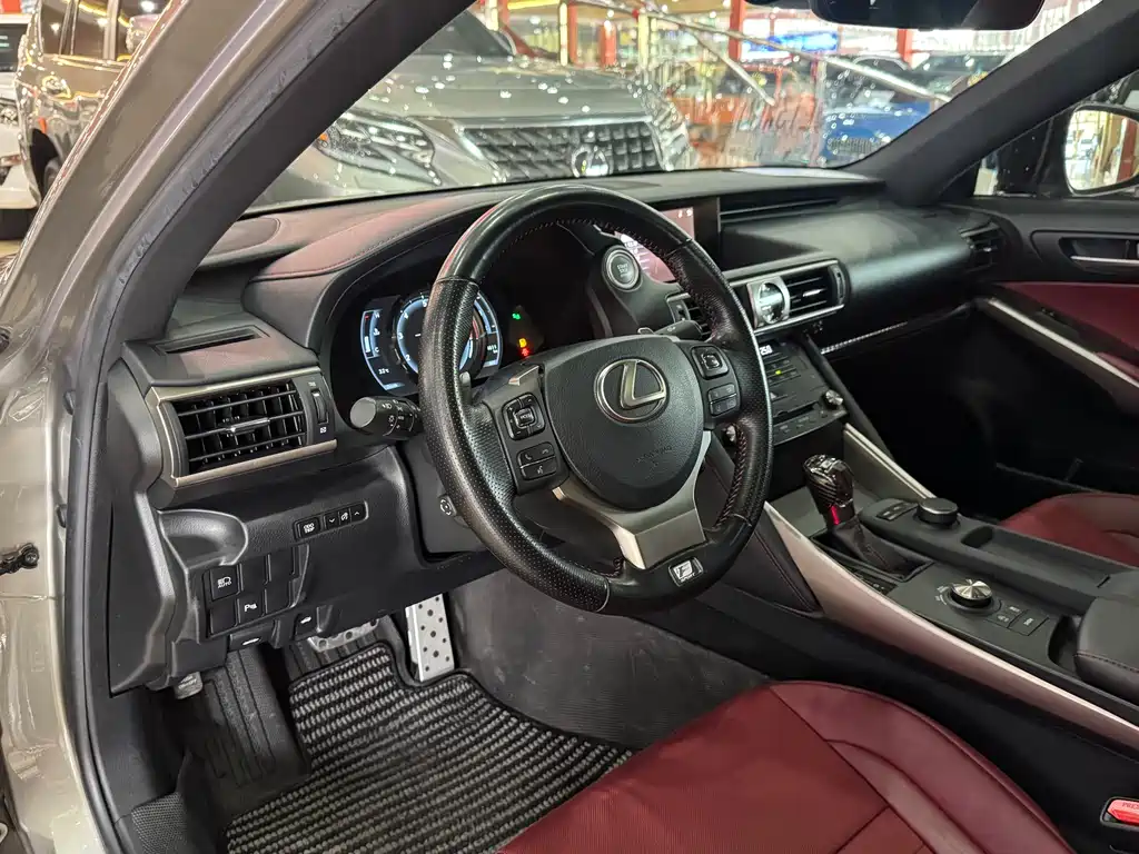 Lexus IS 2017 300 F SPORT