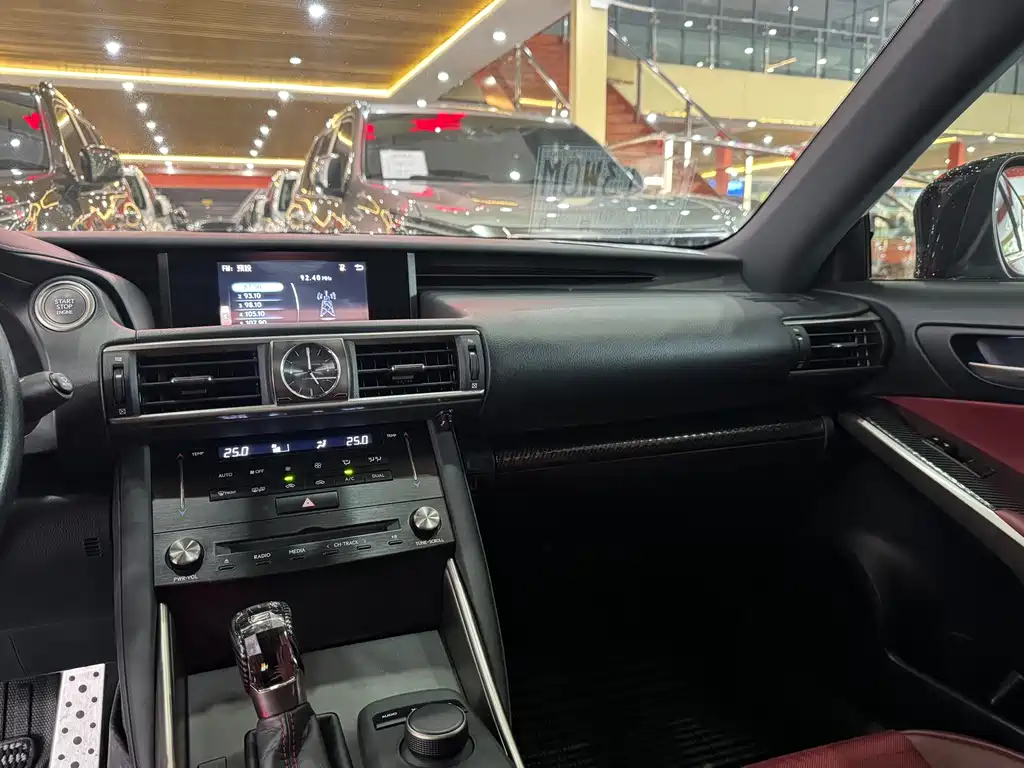 Lexus IS 2017 300 F SPORT