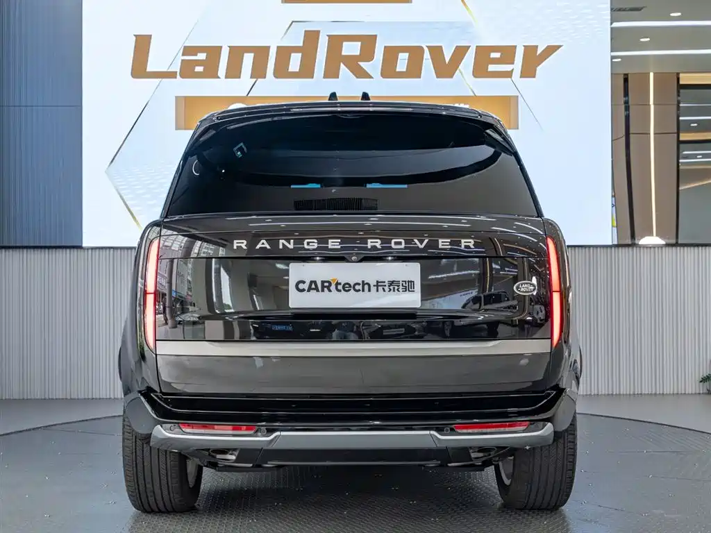 Range Rover 2025 3.0 L6 400PS Vogue LWB