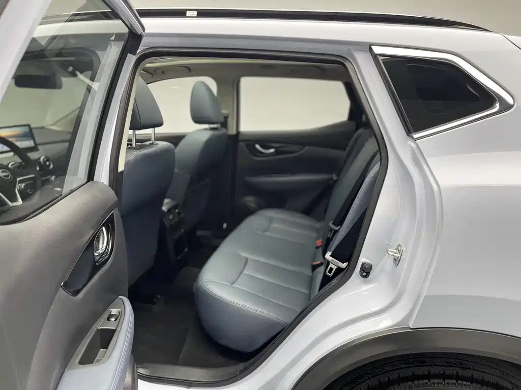 Nissan Qashqai 2025 Honor 2.0L CVT XV+ Leading Edition