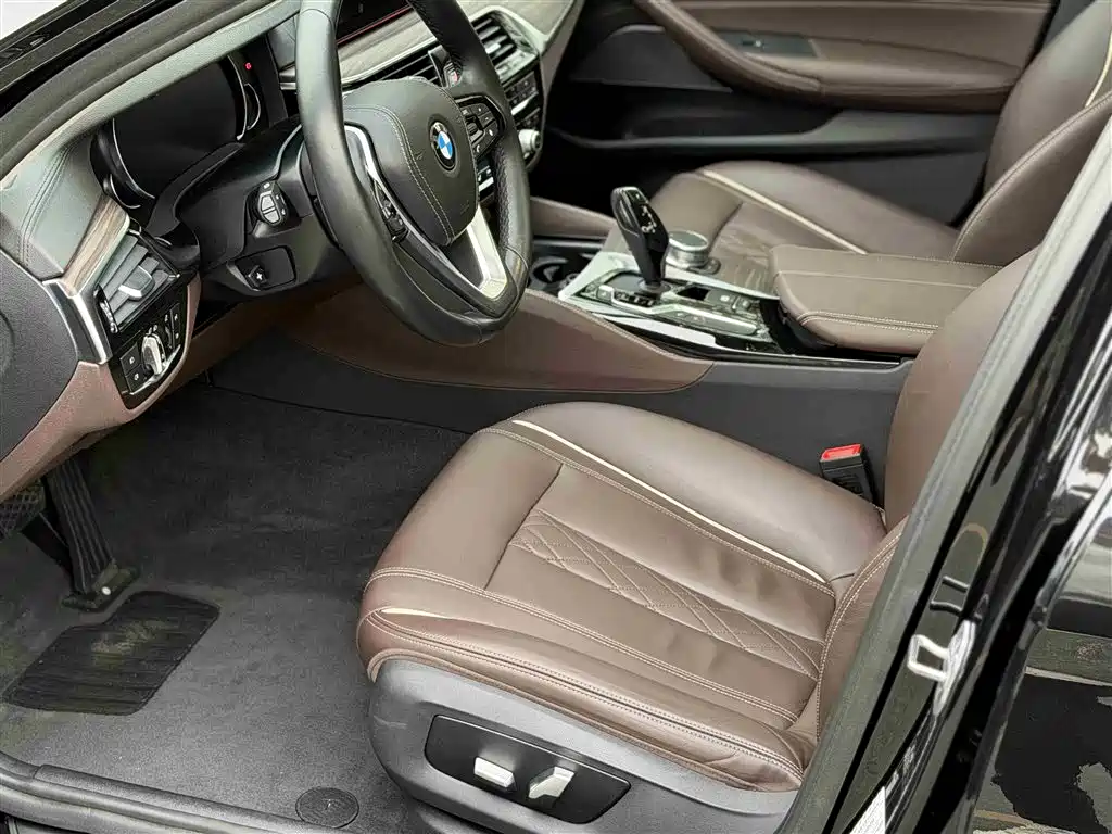 BMW 5 Series 2018 530Li Executive Luxury Edition