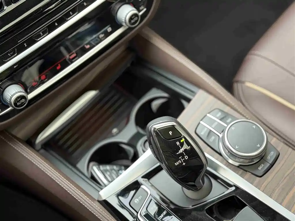 BMW 5 Series 2018 530Li Executive Luxury Edition