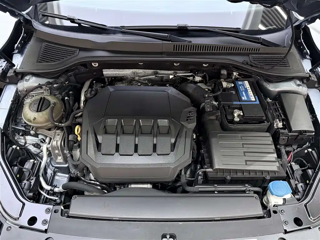 Volkswagen Passat 2022 330TSI Starlight Premium Edition